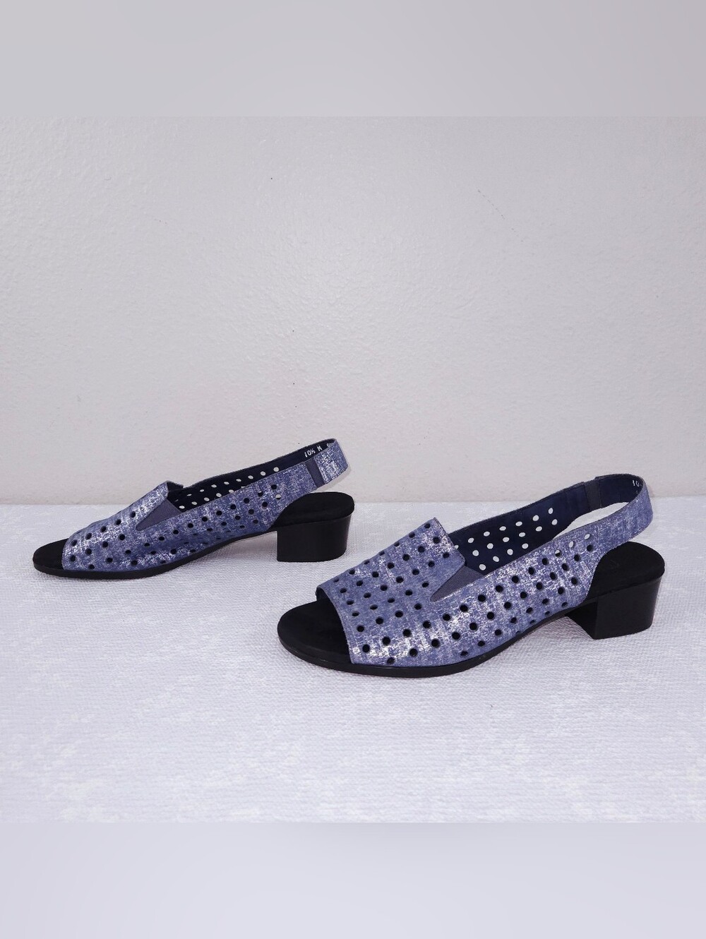 MUNRO Mickee Slingback Sandals US 1O.5 Metallic Blue Open-Toe Pumps